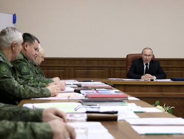 Władimir Putin i rosyjscy dowódcy