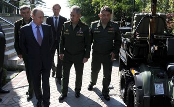 Władimir Putin podczas inspekcji w Soczi