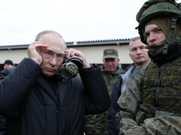 Władimir Putin sprawdził, jak przebiega szkolenie zmobilizowanych żołnierzy