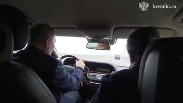 Władimir Putin za kierownicą