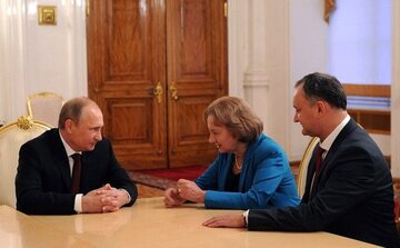 Władimir Putin, Zinaida Grechany i Igor Dodon