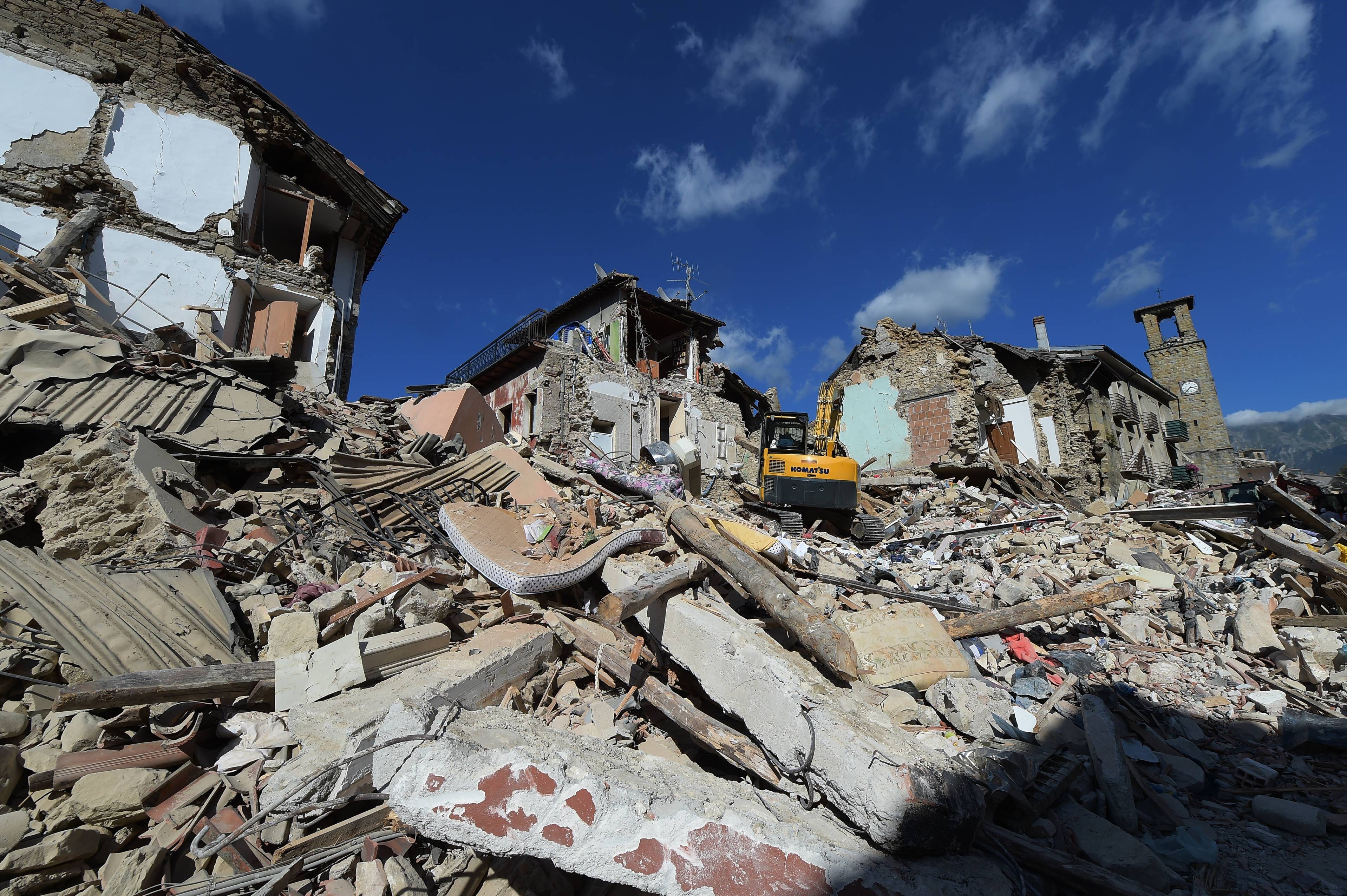 Włoskie miasto Amatrice po trzęsieniu ziemi