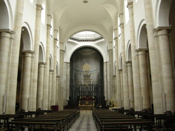 Wnętrze Katedry Metropolitalnej Św. Jana Chrzciciela w Turynie