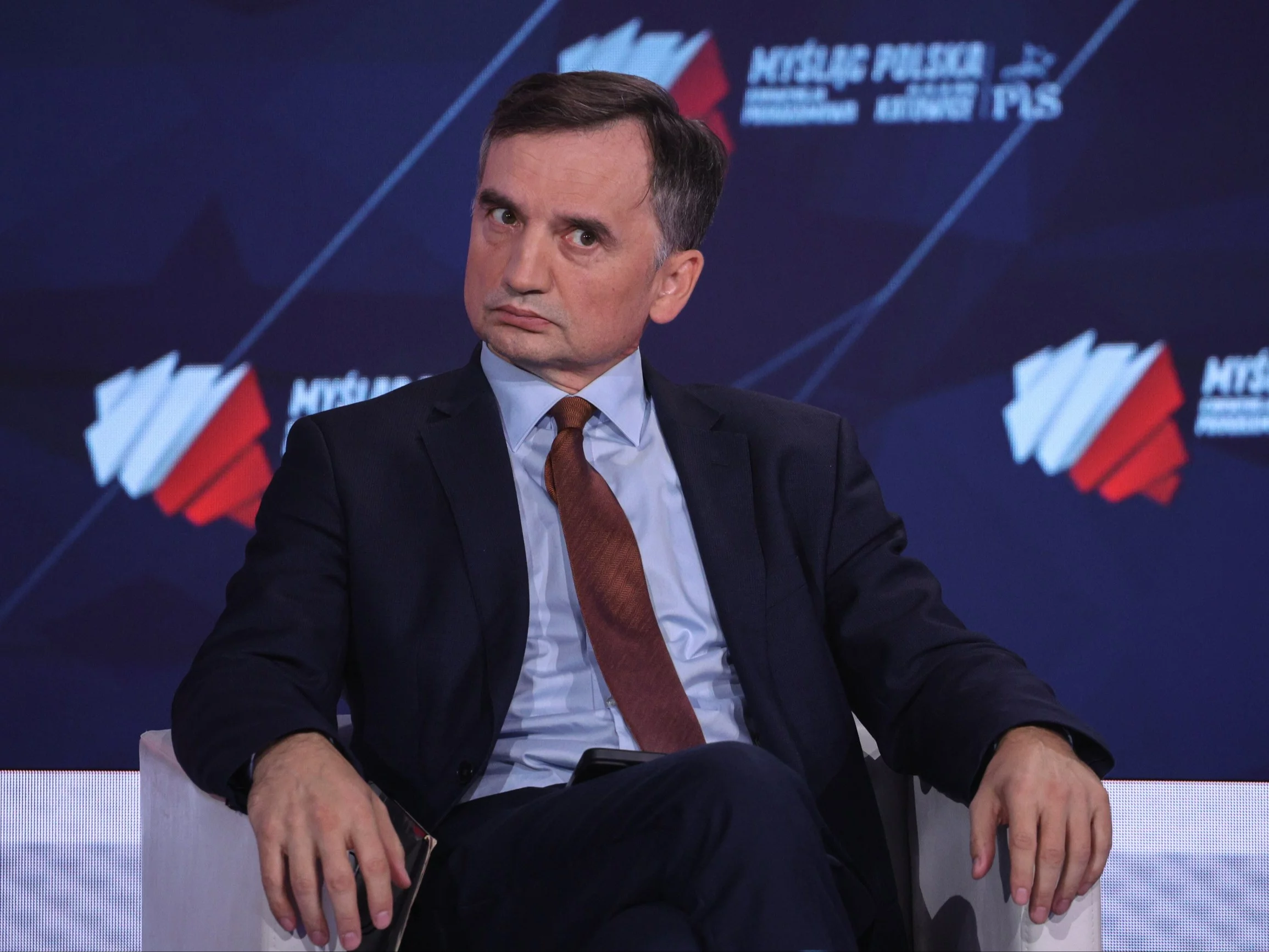 Internet rozgrzany do czerwoności po decyzji ws. Ziobry. „Kryminalne trzęsienie ziemi!”
