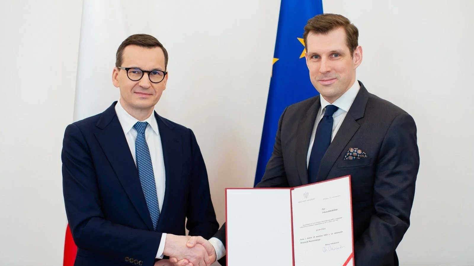 Premier Mateusz Morawiecki i Tobiasz Bocheński