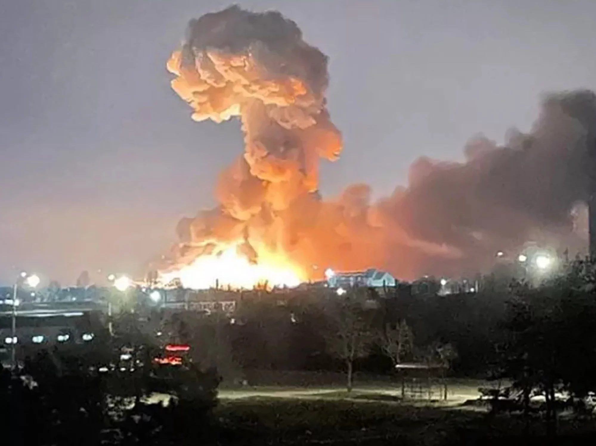 Rosja bombarduje Kijów