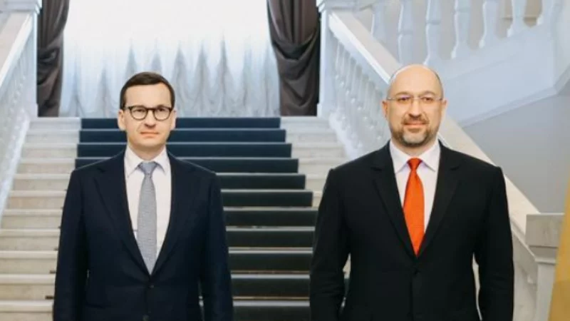 Mateusz Morawiecki i Denys Szmyhal