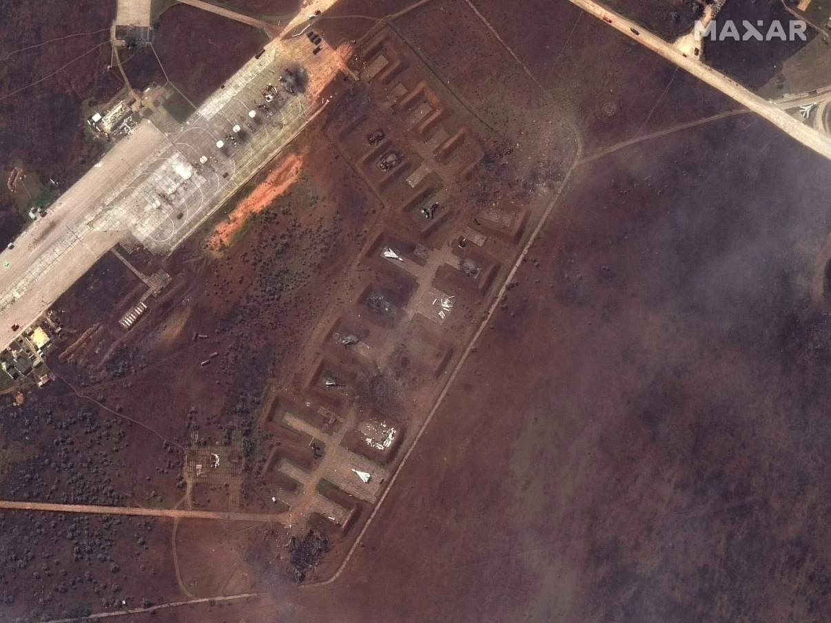 Zbombardowane lotnisko w Saki