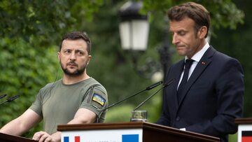 Wołodymyr Zełenski i Emmanuel Macron