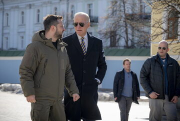 Wołodymyr Zełenski i Joe Biden w Kijowie