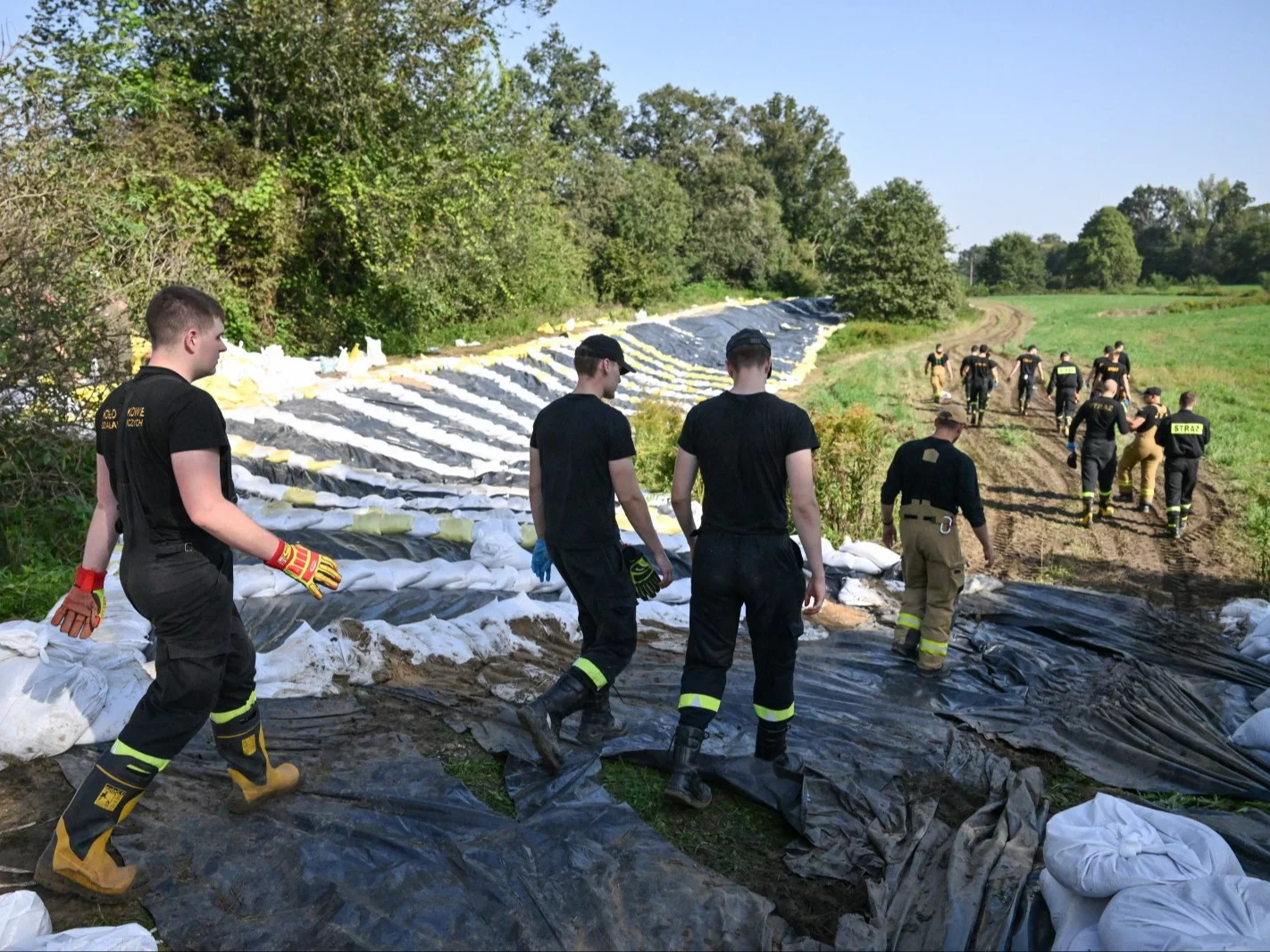 Wzmacnianie wałów na osiedlu Marszowice we Wrocławiu