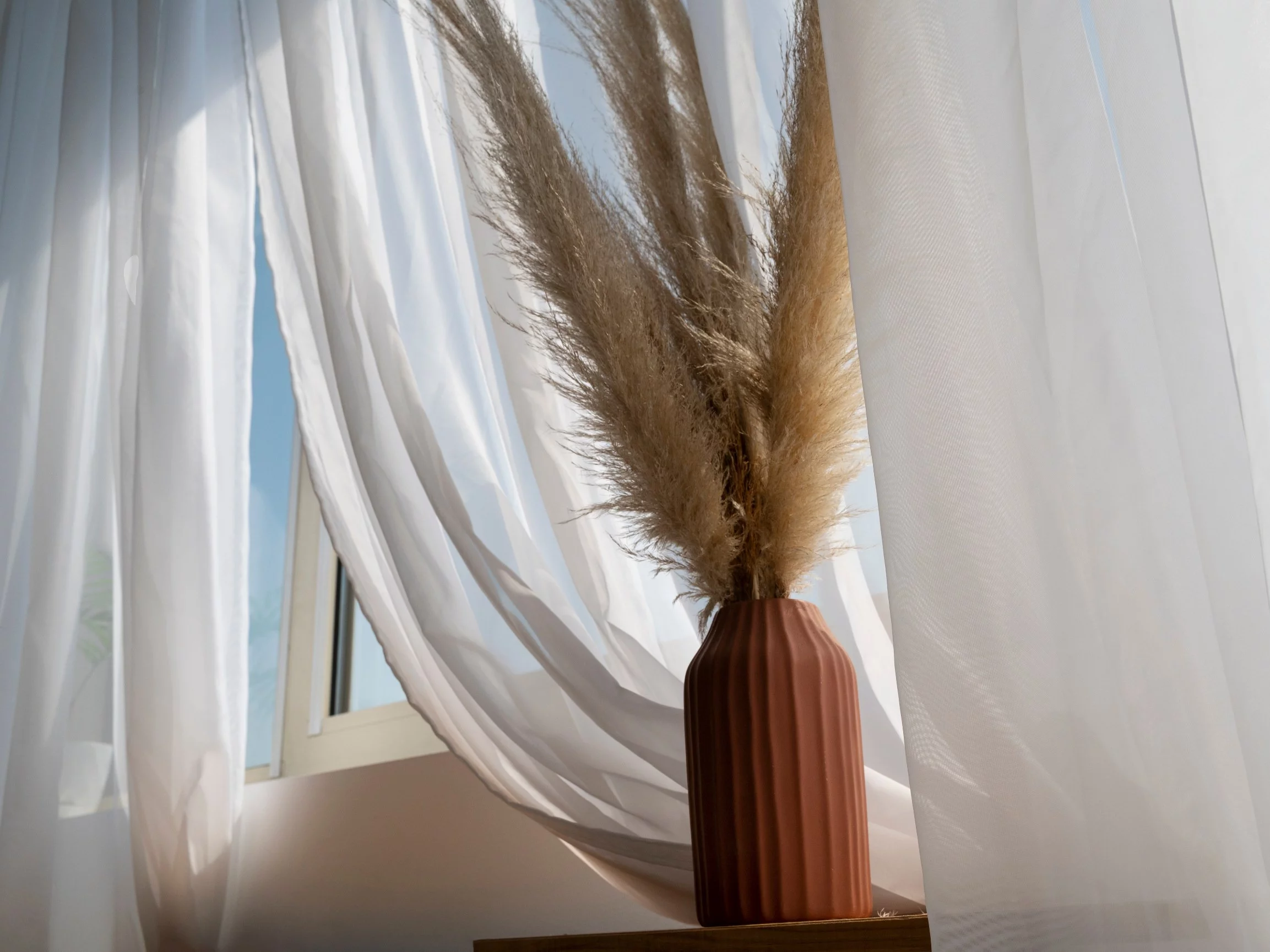 Śnieżnobiały efekt po domowym wybielaniu firanek – wystarczy kilka tabletek i krótka kąpiel w ciepłej wodzi