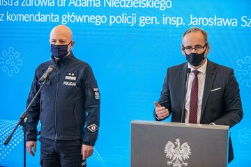 Wspólna konferencja ministra zdrowia Adama Niedzielskiego i szefa policji Jarosława Szymczyka