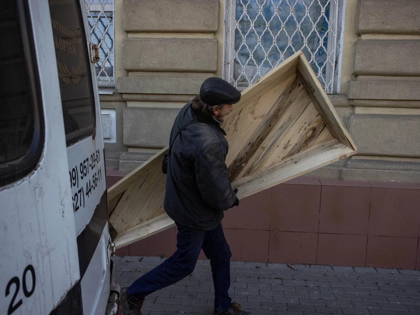 Mieszkaniec miejscowości Bachmut w Donieckim Zagłębiu Węglowym