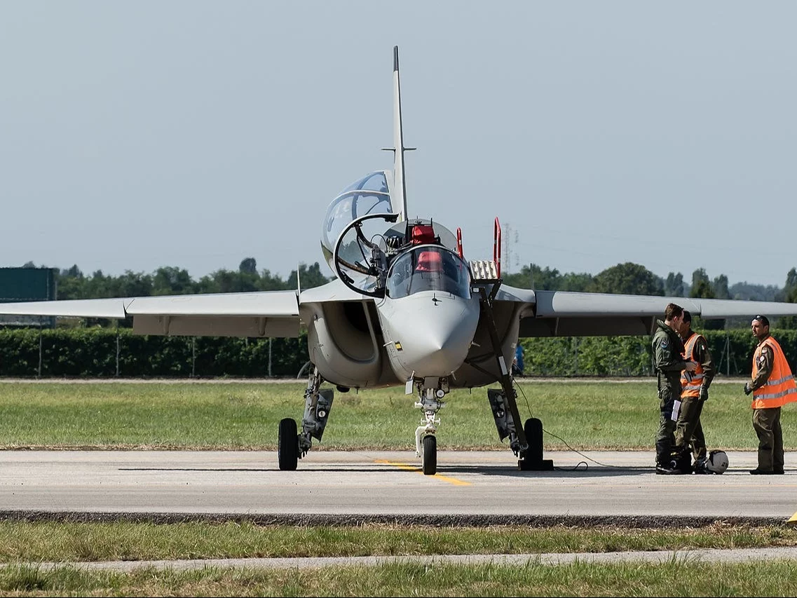 Samolot M-346 Master, zwany w Polsce Bielikiem. Zdjęcie ilustracyjne