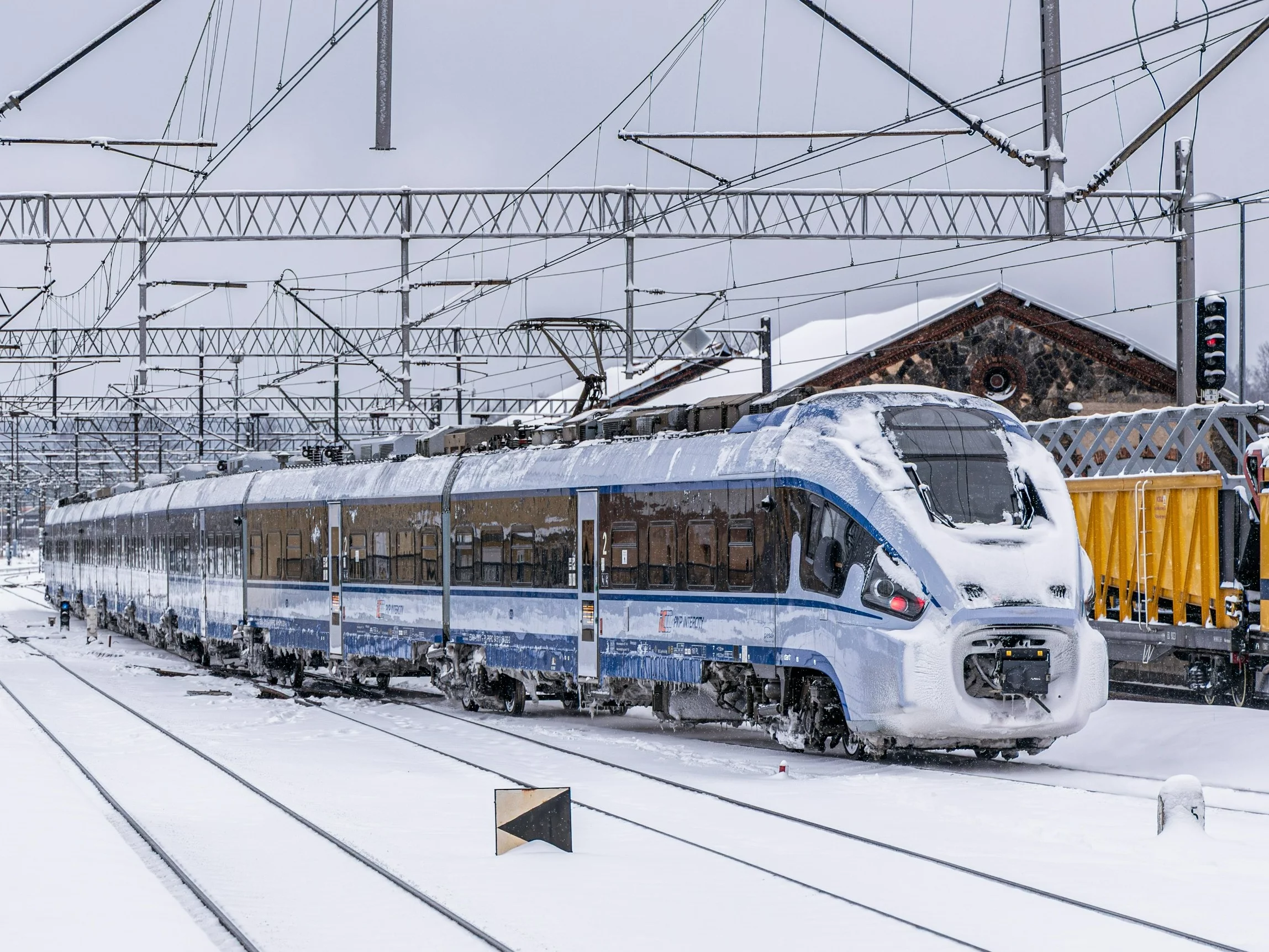 Pociąg PKP zimą