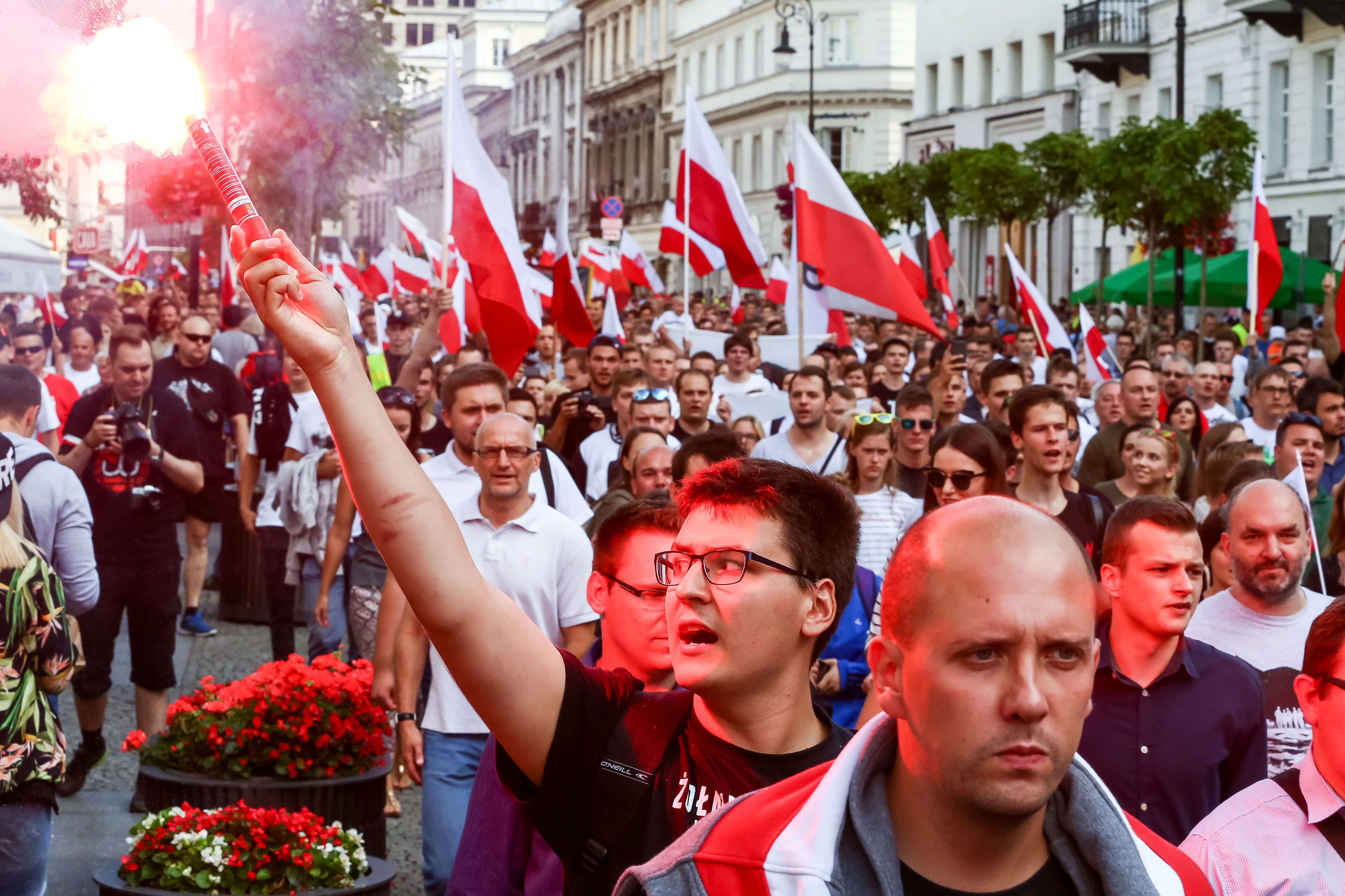 Marsz z okazji rocznicy Powstania Warszawskiego zorgnaizowany przez narodowców