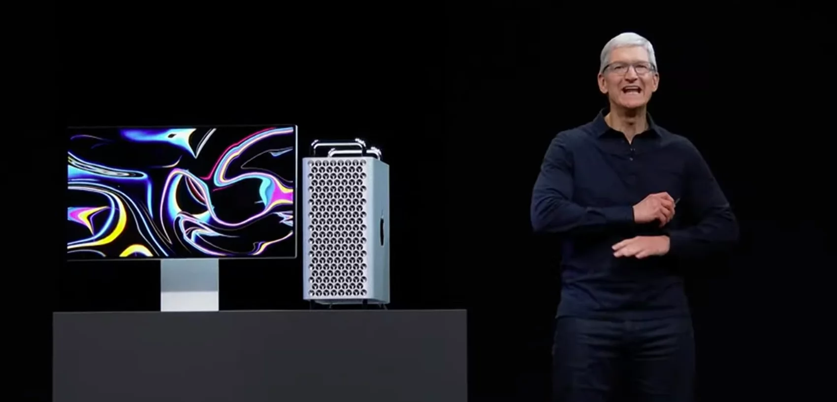 Tim Cook prezentuje nowy model Mac Pro