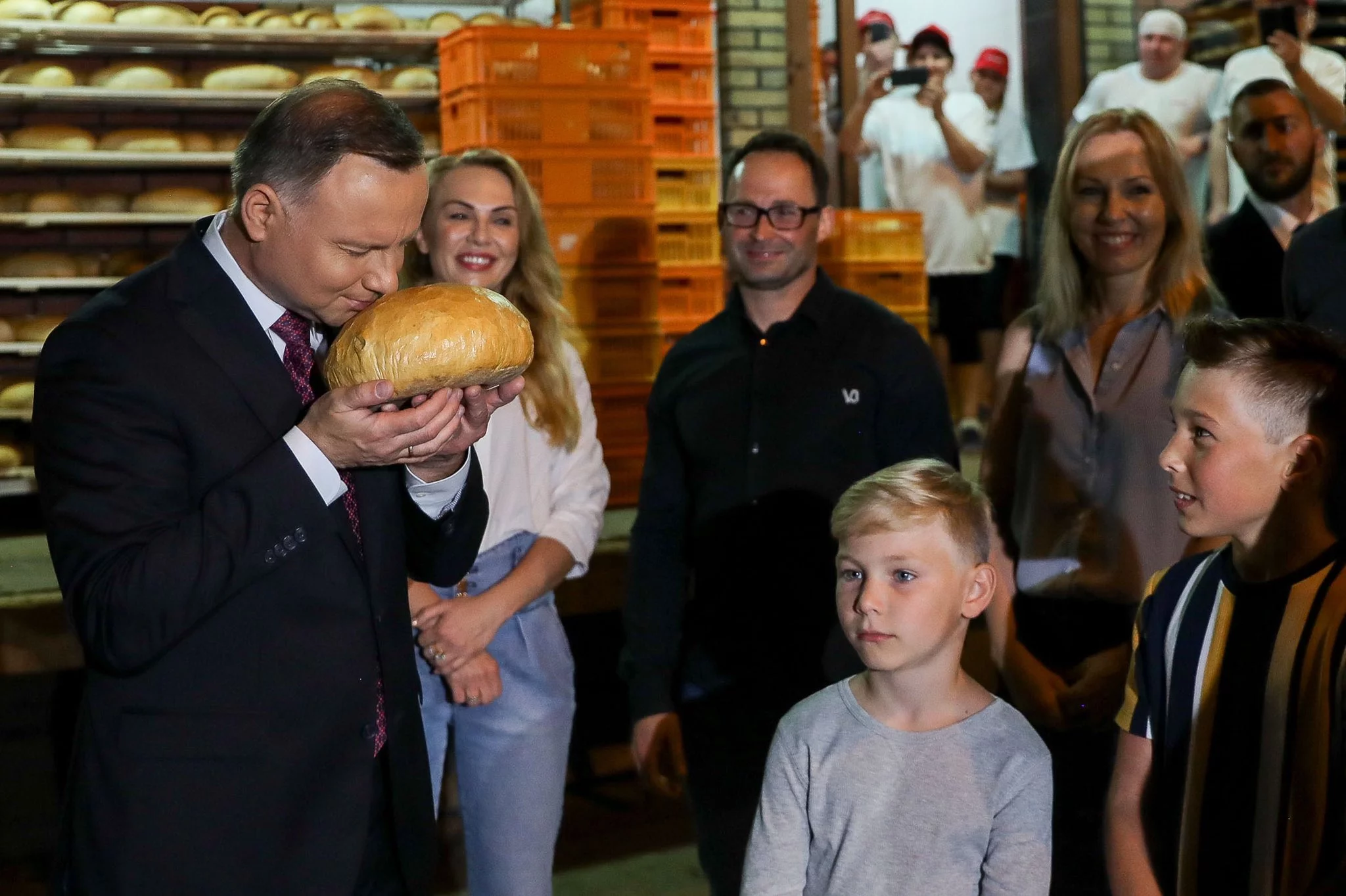 Andrzej Duda podczas wizyty w piekarni