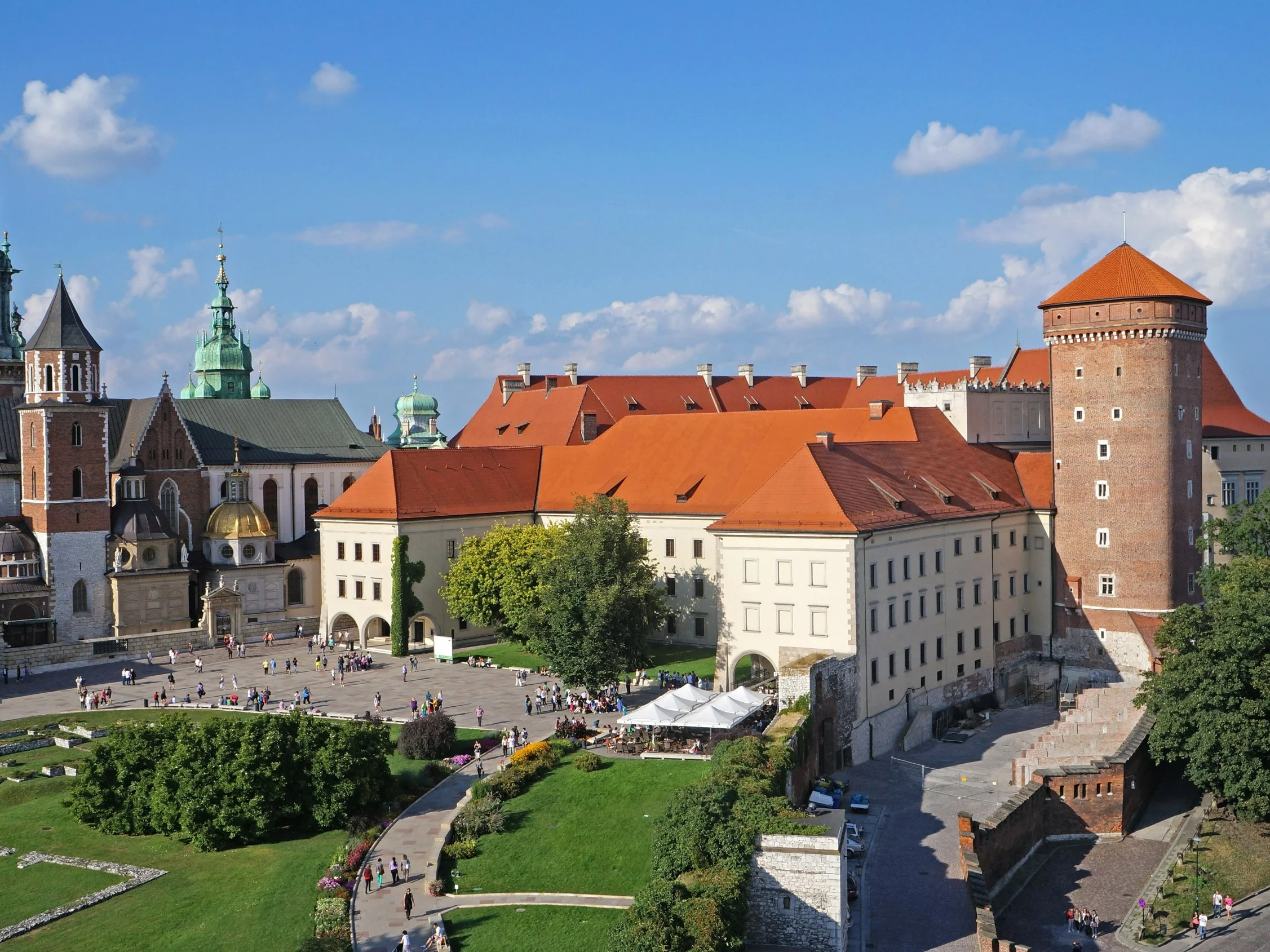 Gibała traci przewagę w Krakowie. Piątkowska o krok w sondażu