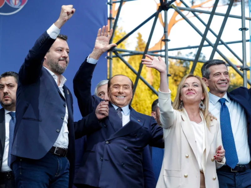 Od lewej: Matteo Salvini, lider Ligi, lider Forza Italia Silvio Berlusconi, liderka Braci Włochów Giorgia Meloni i deputowany Maurizio Lupi, 22 września, Rzym