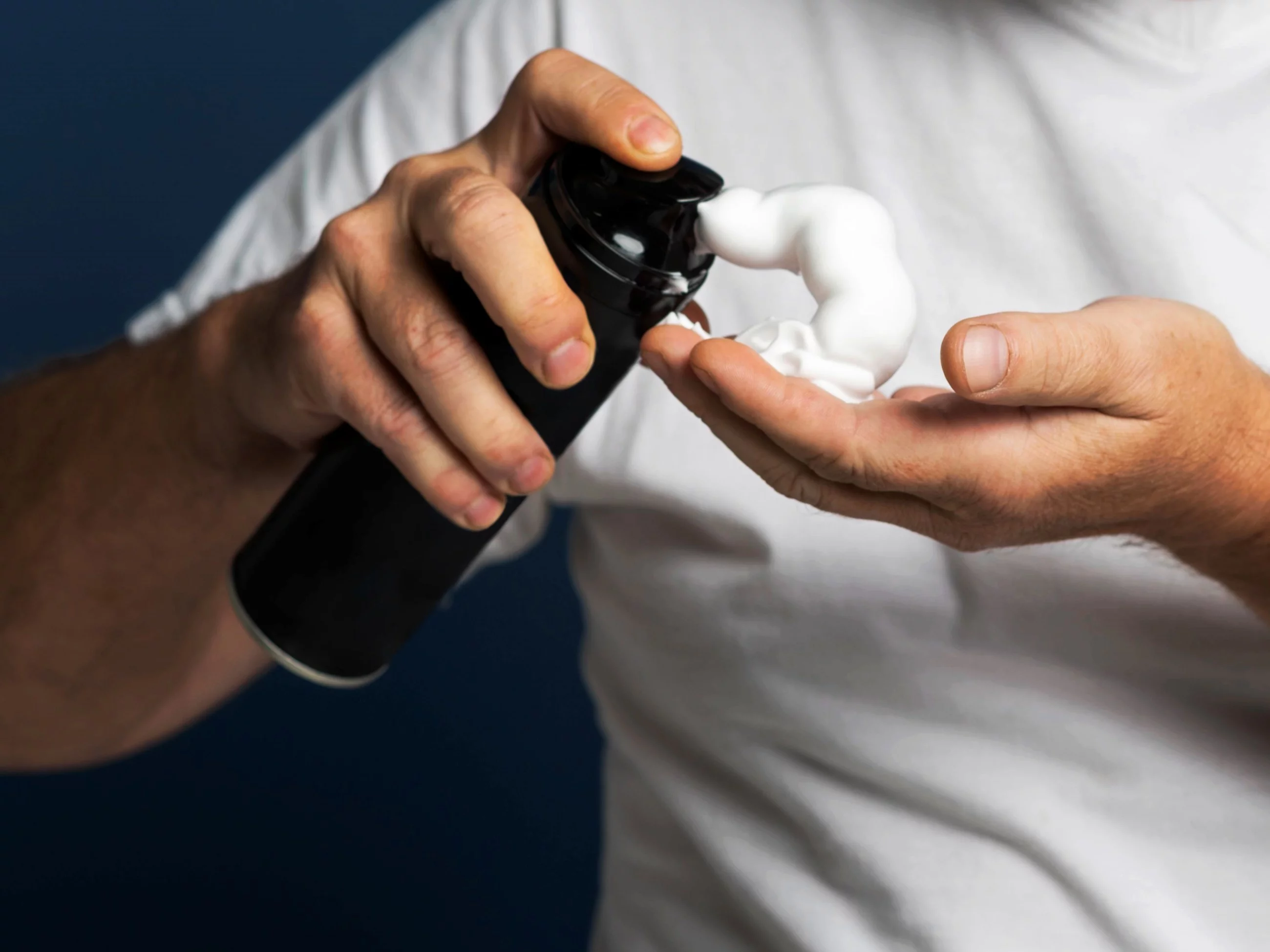 Kosmetyk do sprzątania? Pianka pokrywa osad mineralny i zmiękcza go