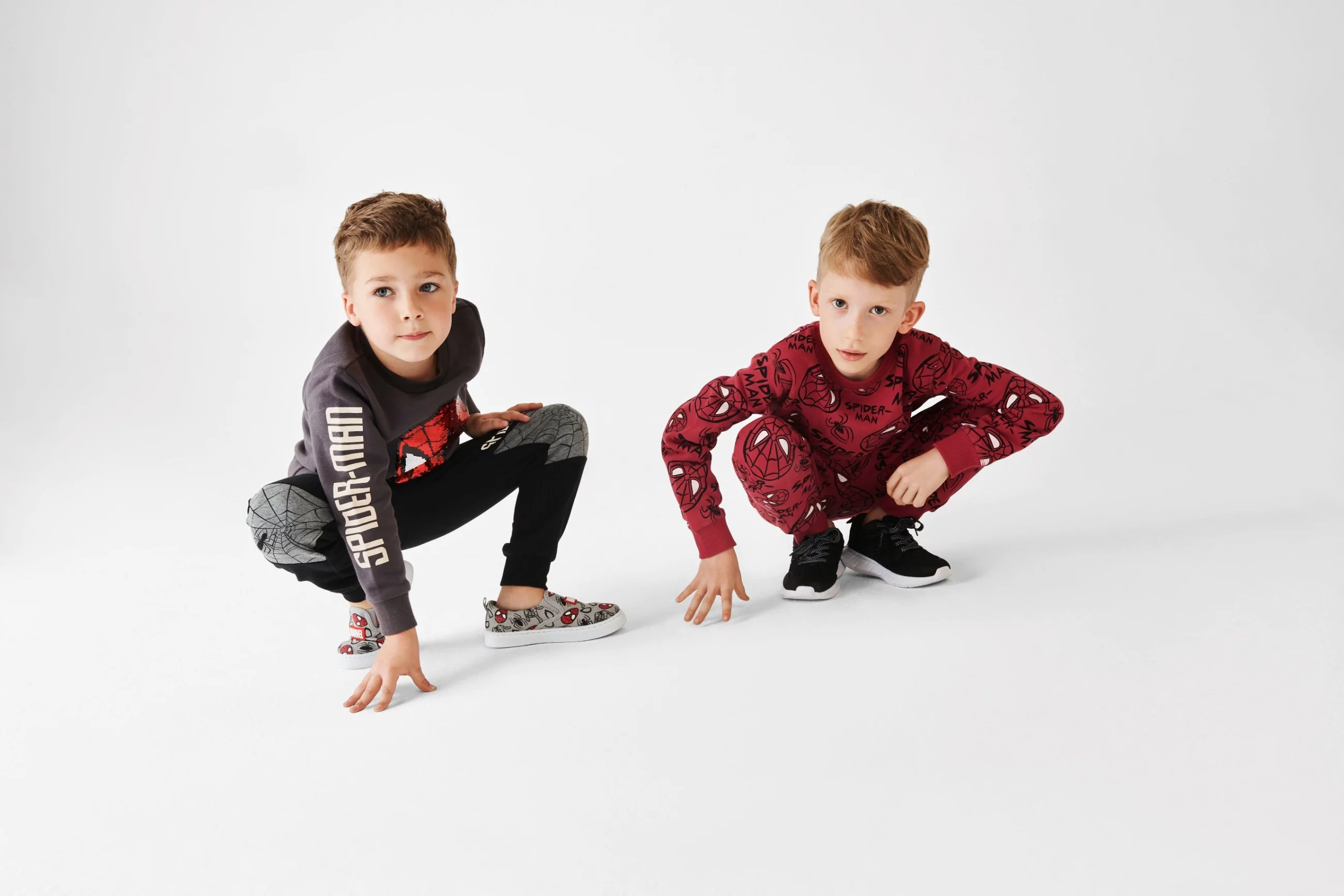 Wygodne spodnie dresowe dla dzieci – jakie wybrać, aby smyki były zadowolone?