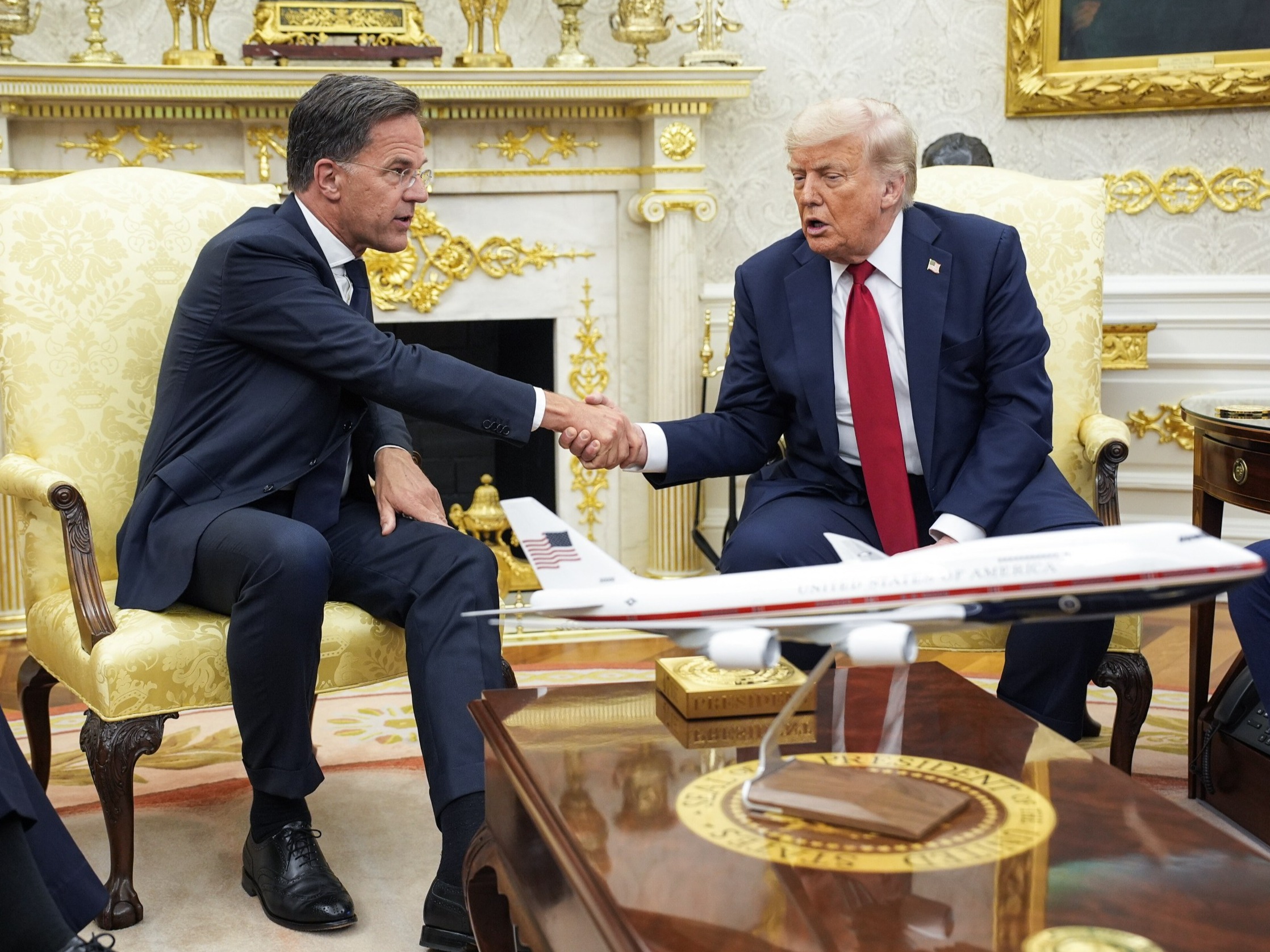 Biały Dom daje Putinowi 50 dni na demolowanie Ukrainy. „Zmagania Trumpa z twardzielem Władimirem”