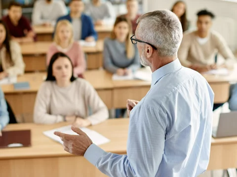 Wynagrodzenia dla pracowników naukowych
