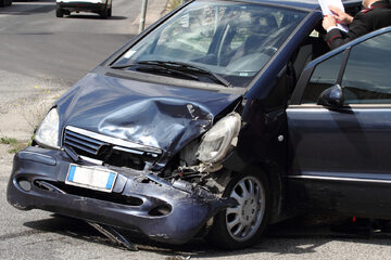 Wypadek samochodowy, zdjęcie ilustracyjne
