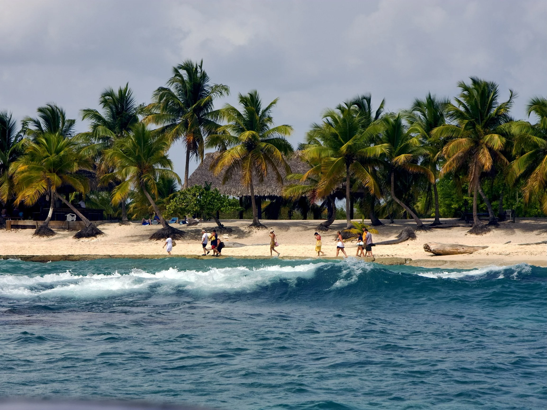 Statek z turystami zaczął tonąć. Akcja ratunkowa u wybrzeży Dominikany