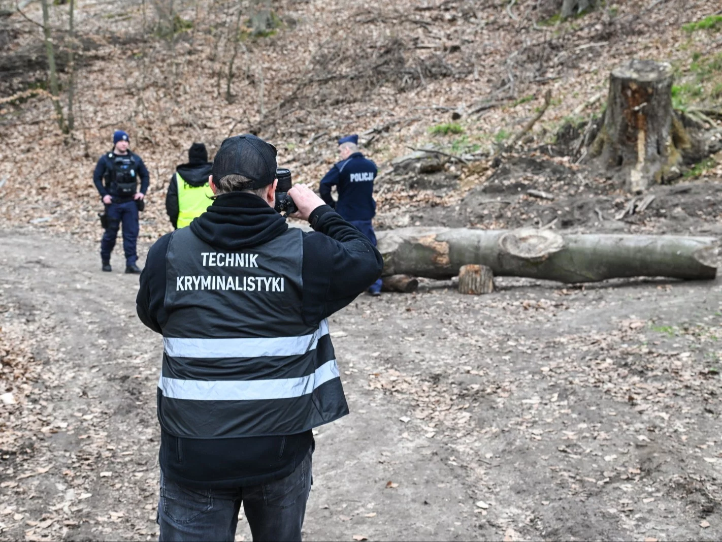 Policja w miejscu wypadku przy ul. Chłopskiej na osiedlu Bukowa w Szczecinie