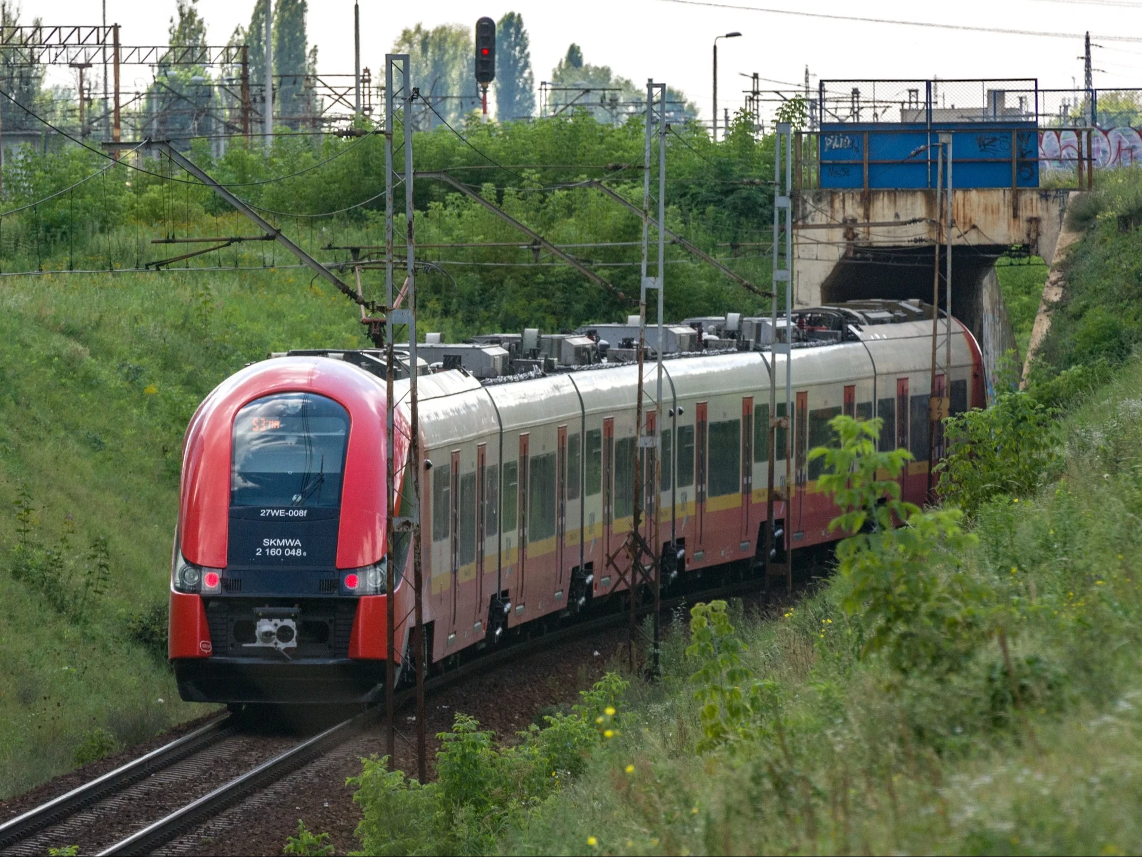 Tragiczny wypadek na torach. Ruch pociągów sparaliżowany