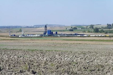 Stacja wiertnicza gazu łupkowego we wsi Krynica w powiecie krasnostawskim w województwie lubelskim (fot. Karol Karolus/Wikipedia/CC)