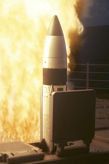 Wystrzelenie rakiety SM-3 z systemu AEGIS na pokładzie krążownika USS Lake Erie