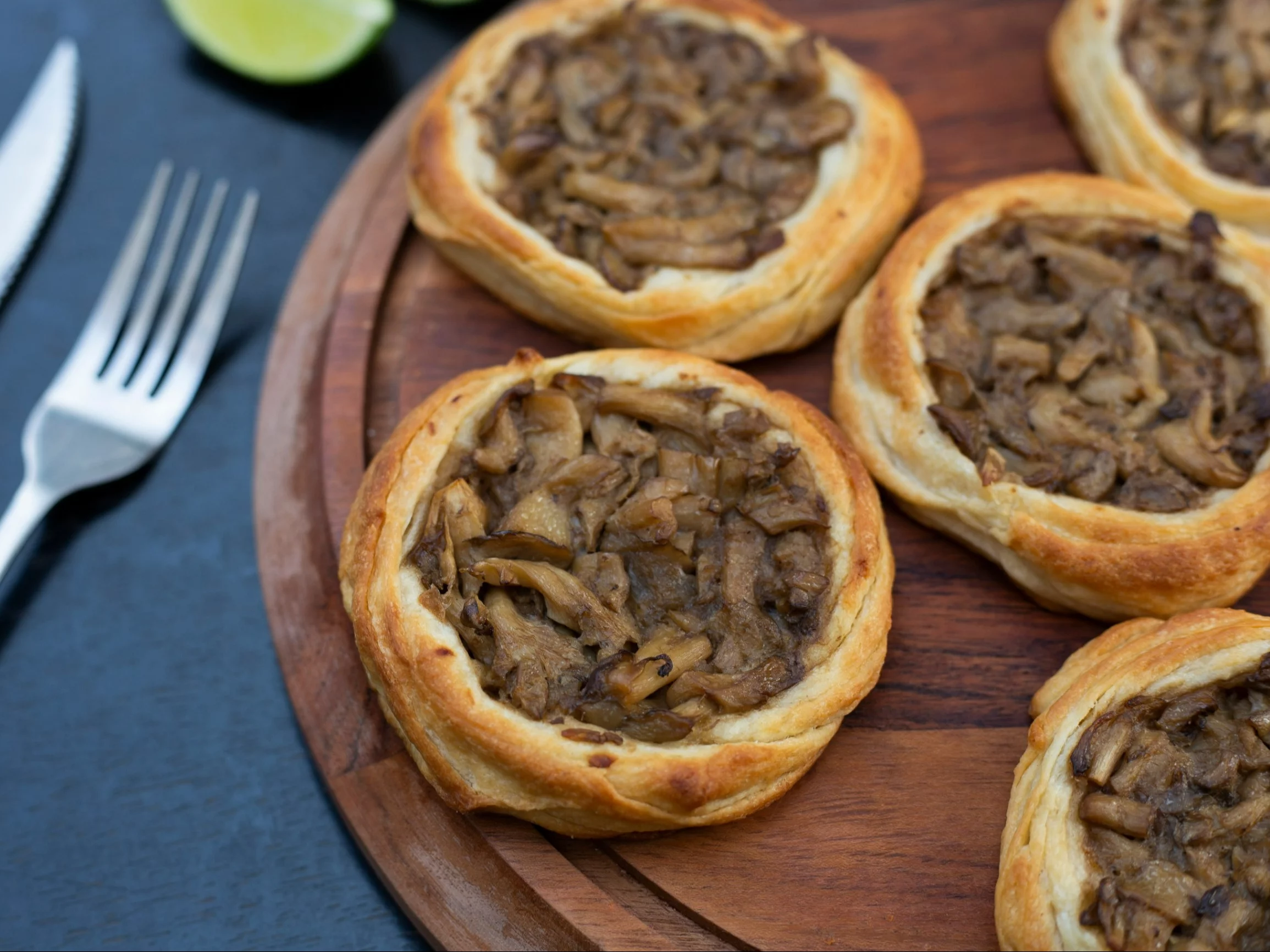 Ciasto francuskie z pieczarkami