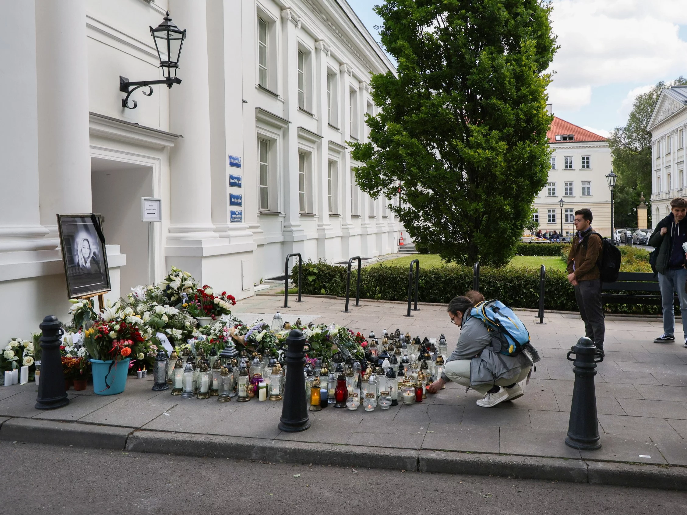 Podszywają się pod tragedię na UW. Fałszywe zbiórki zalewają internet