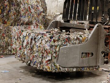 Zakład w Ostrołęce pozwala potroić moce przerobowe recyklingu opakowań w Polsce