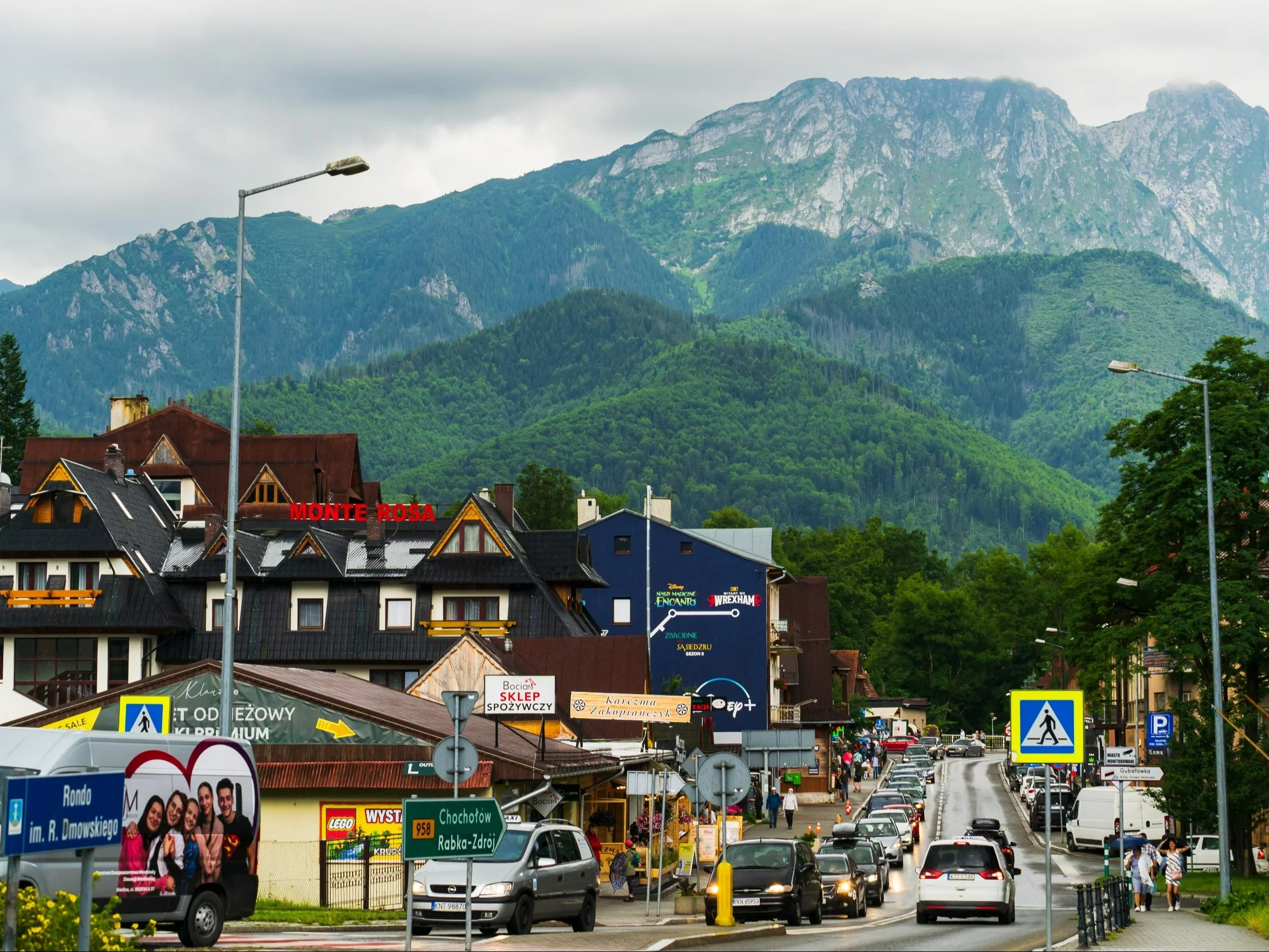 Spór o modlitwę w Zakopanem. „Jutro każą ściągnąć krzyż z Giewontu”