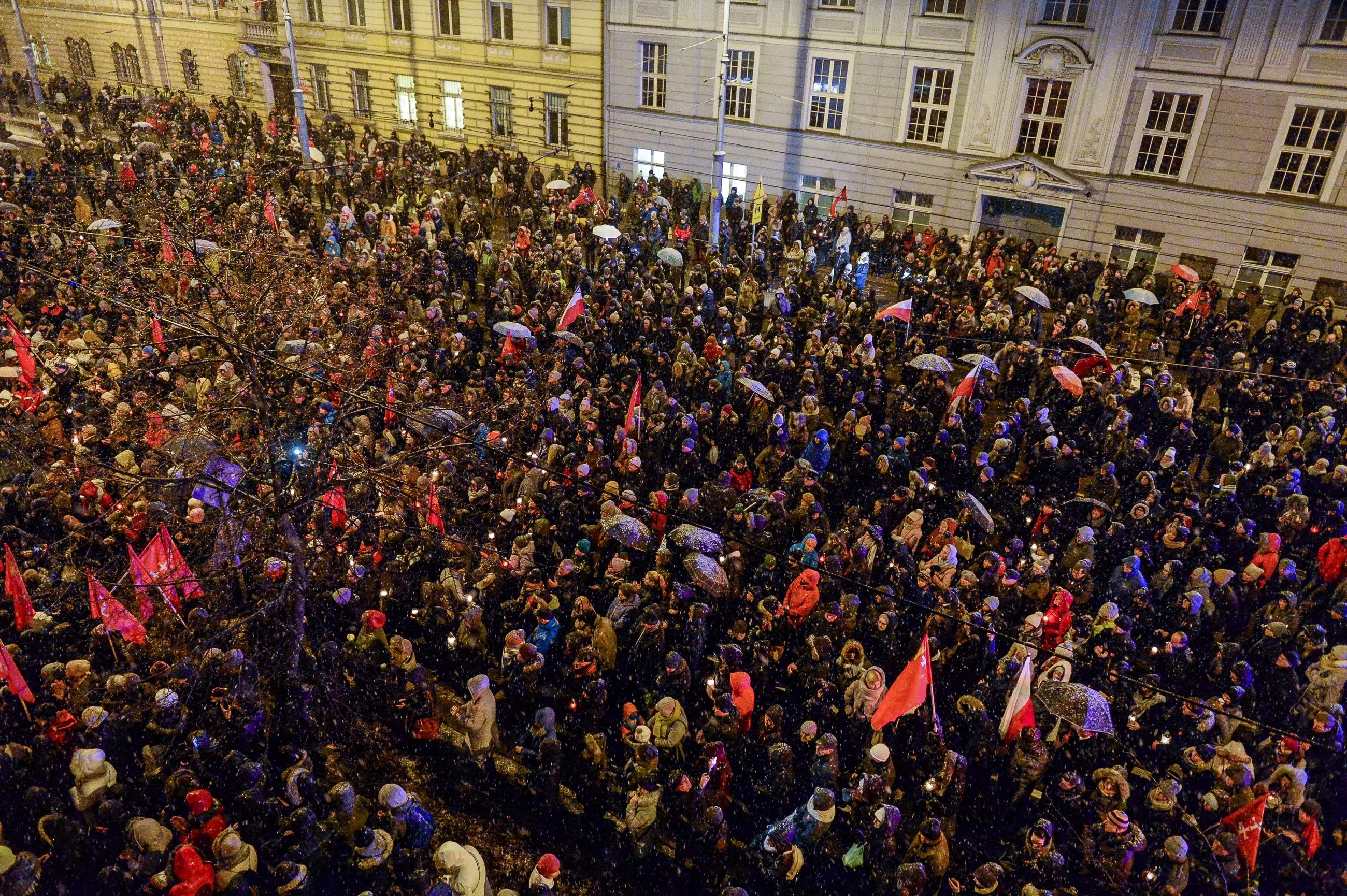 Gdańszczanie żegnają Pawła Adamowicza