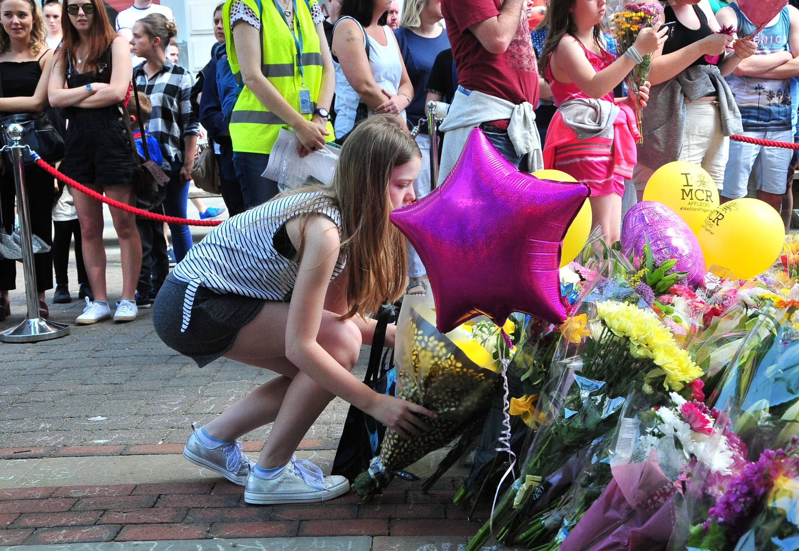 Upamiętnienie ofiar zamachu w Manchesterze