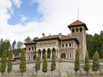 Zamek Cantacuzino w Rumunii – tu kręcono Wednesday