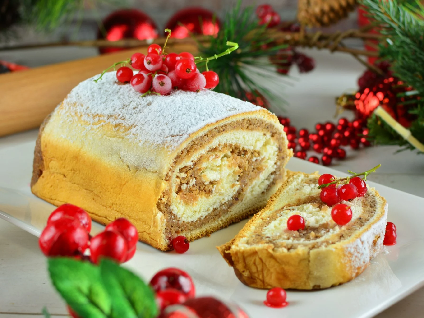 Strucla drożdżowa z serem i makiem