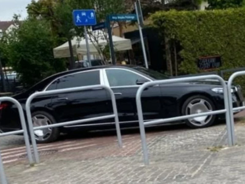 Maybach na ścieżce rowerowej