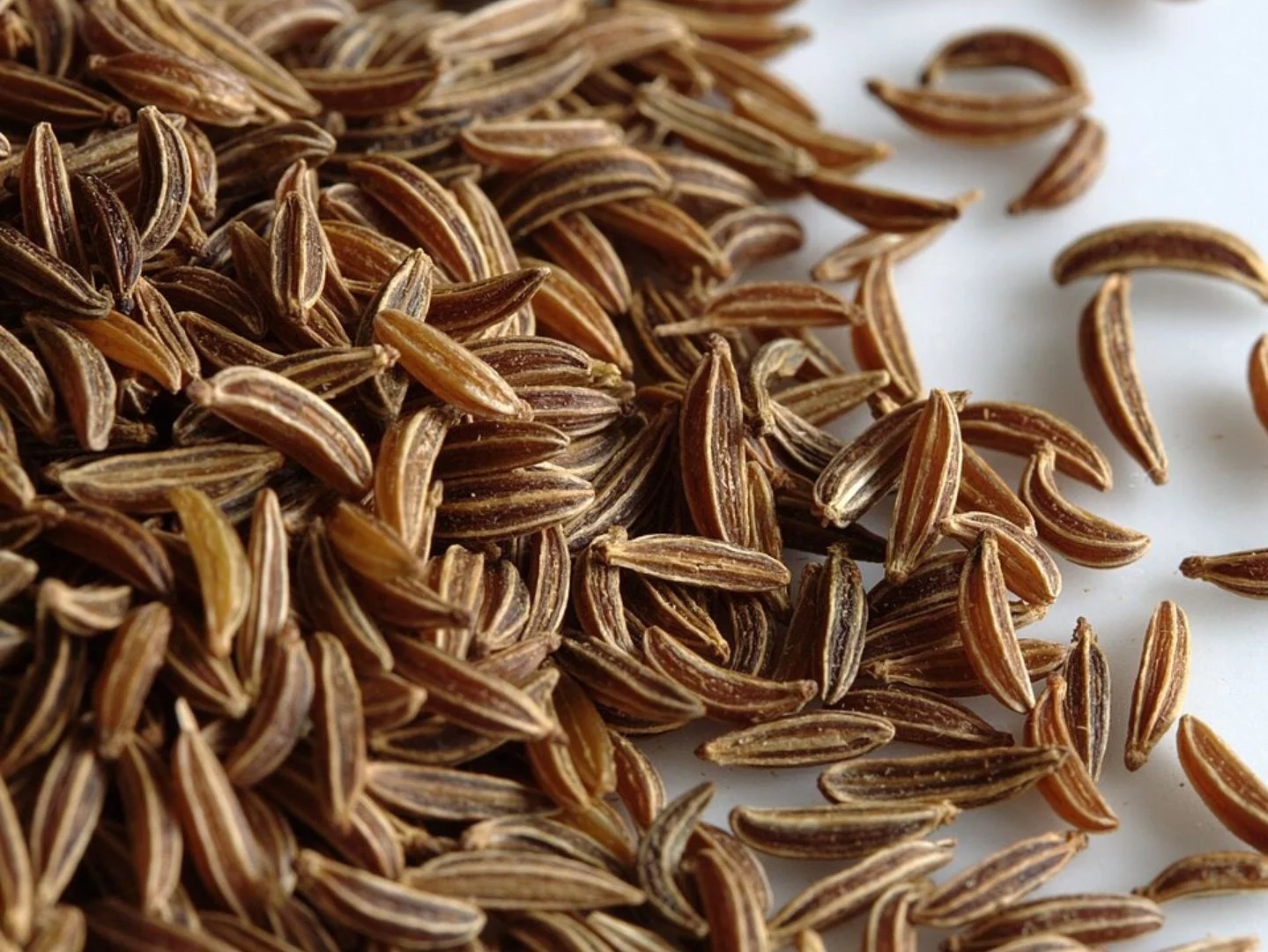 Wystarczy szczypta dziennie. Ta zapomniana przyprawa naszych babć działa cuda dla odchudzania i zdrowia