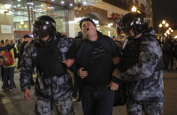 Zatrzymanie podczas protestu w Moskwie, zdjęcie ilustracyjne
