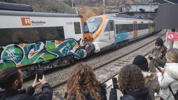 Zderzenie pociągów na przedmieściach Barcelony
