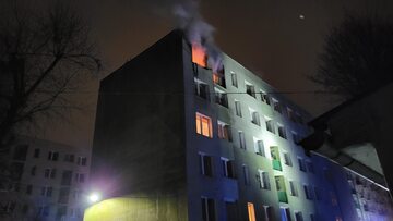 Zdjęcie, dokumentujące pożar przy ul. Moniuszki w Kętrzynie