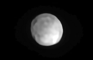 Zdjęcie planetoidy Hygiea wykonane z powierzchni Ziemi przy pomocy instrumentu SPHERE na teleskopie VLT.
