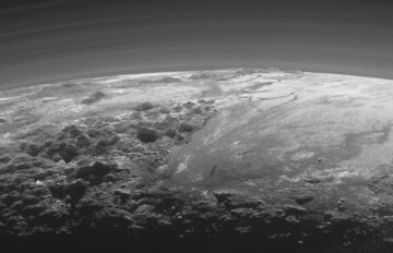 Zdjęcie powierzchnia Plutona wykonane przez sondę New Horizons